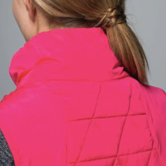 (2351) LULULEMON Fluffed Up Vest in BOOM JUICE Sz 4 ** - Picture 6 of 13